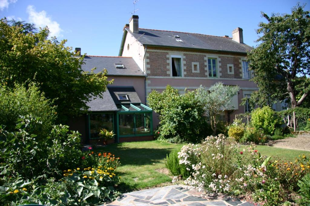 Chambres D'Hotes Du Chalet De Caharet Pipriac Luaran gambar